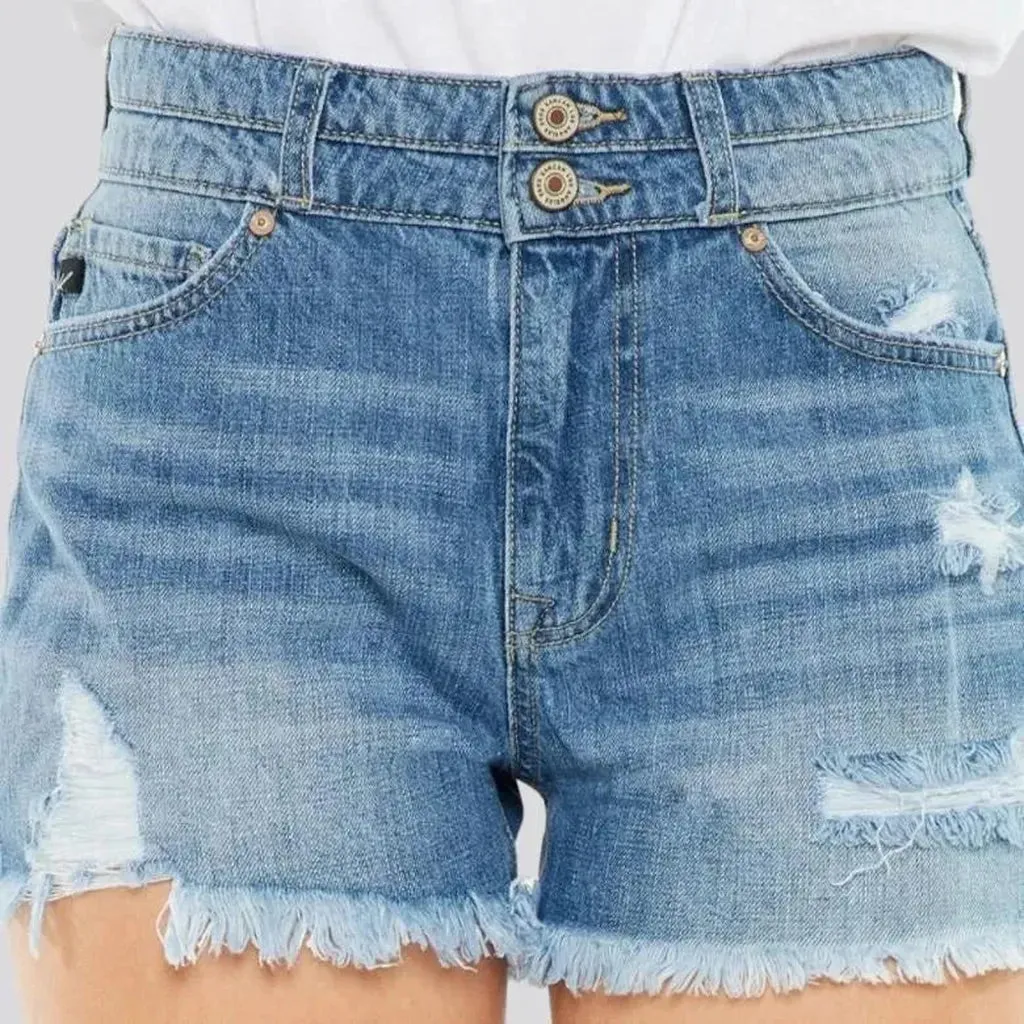 Grunge raw-hem women's jean shorts