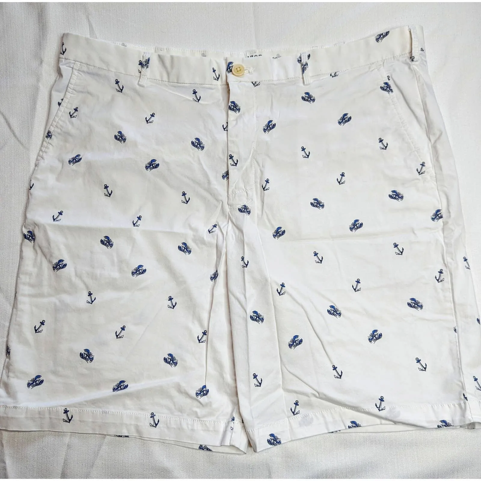 IZOD Saltwater Stretch White Anchor Lobster Chino Men's Shorts Casual Summer 38