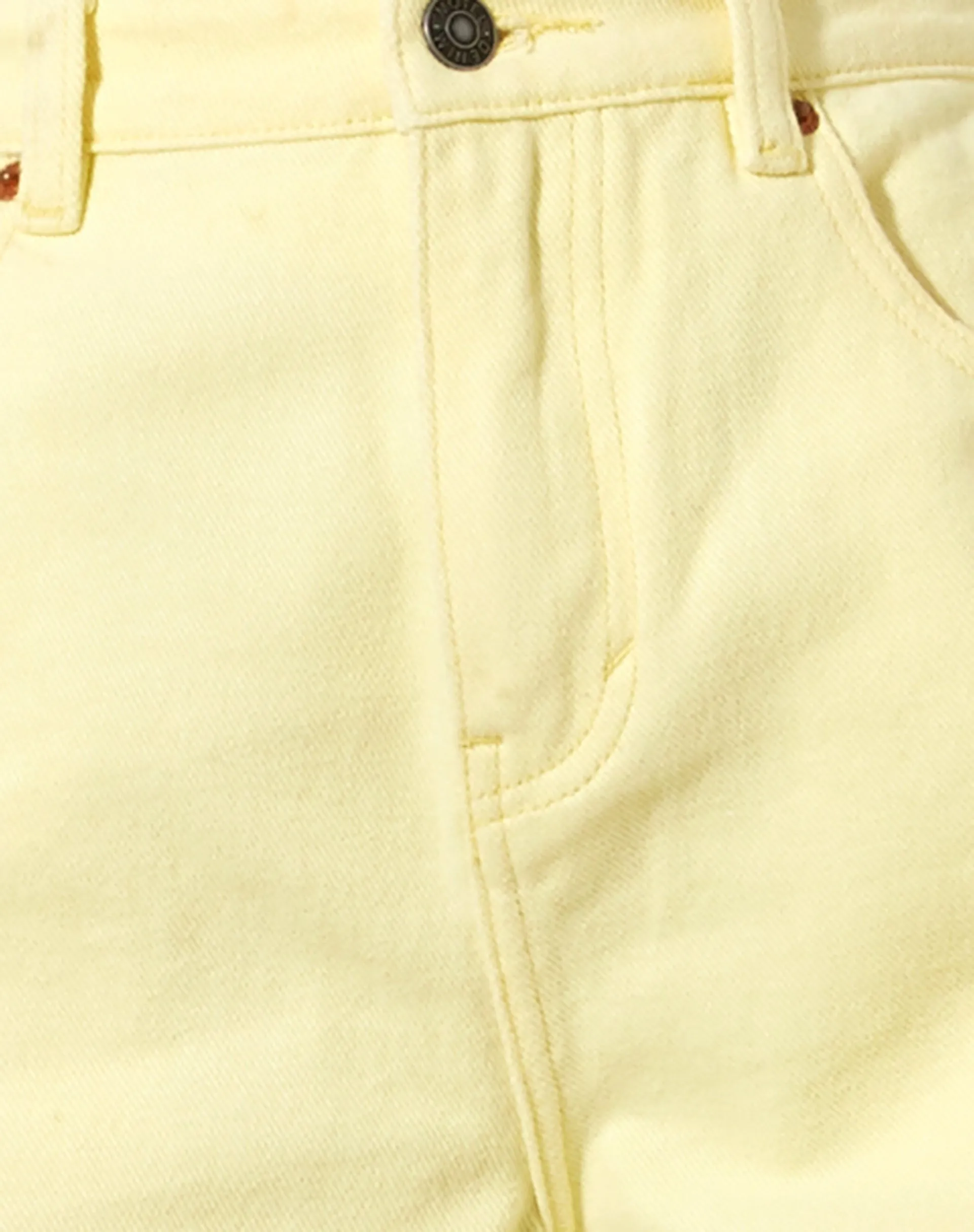 Mom Denim Shorts in Lemon