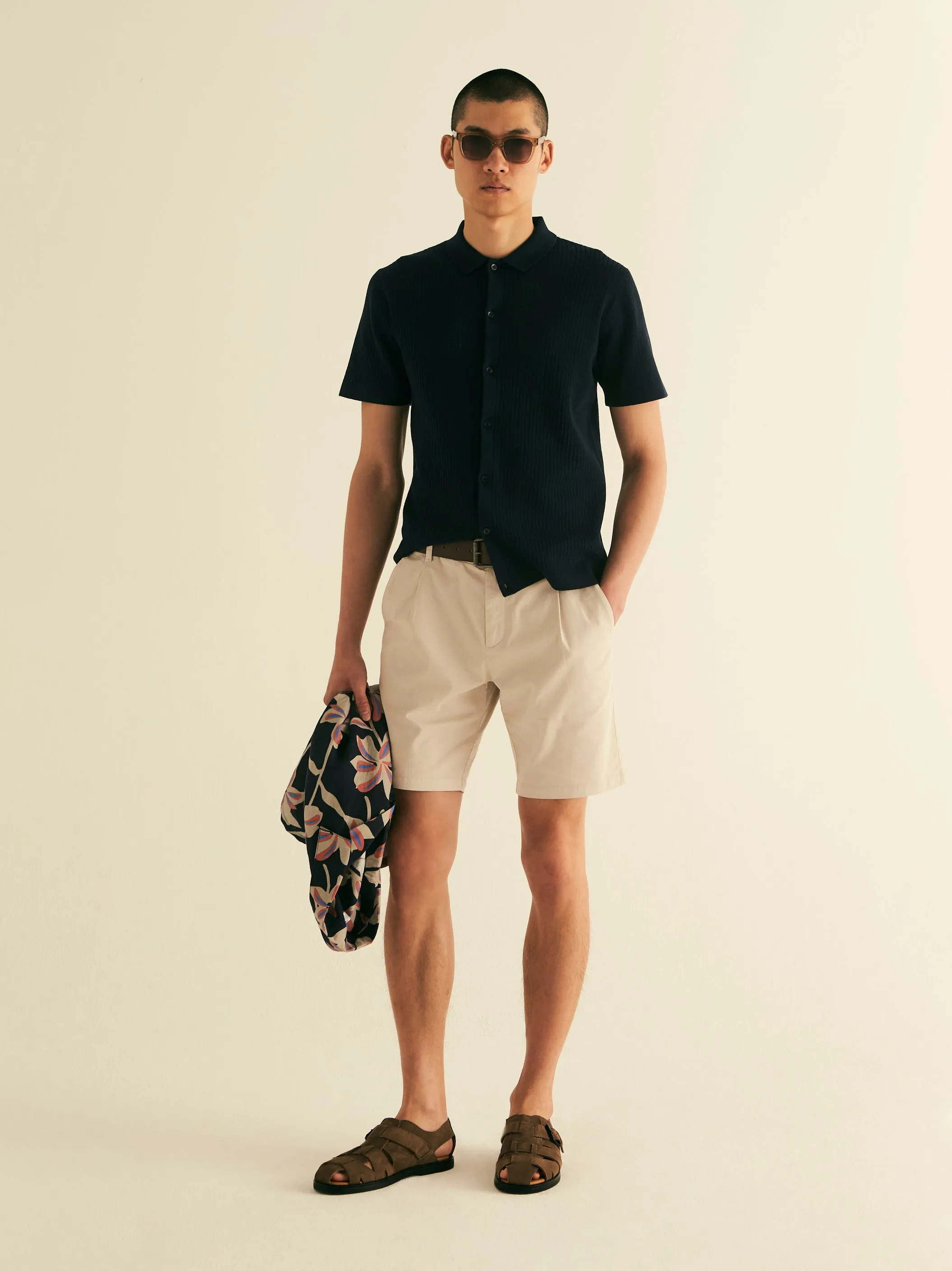 Relaxed pleat front chino short